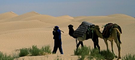 Balades de Bodha CC-BY-SA meharee dans le desert tunisien